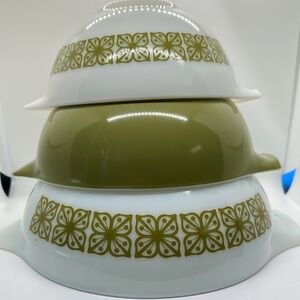 Vintage Pyrex Floral Mixing Bowls